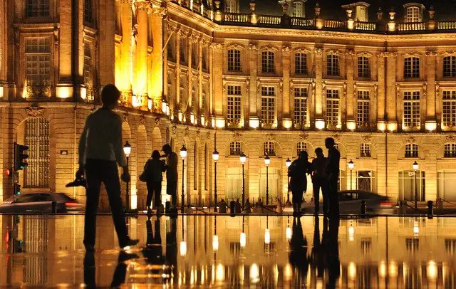 Ville de Bordeaux le soir