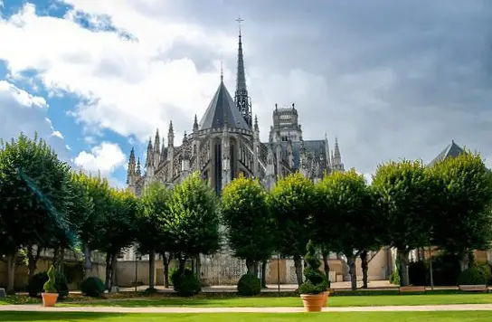 Cathédrale d'Orléans et jardin épiscopal