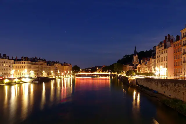 Quais de Lyon la nuit