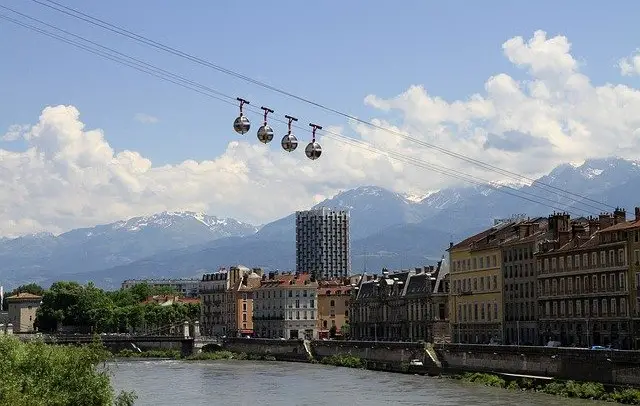 Téléphérique de Grenoble - Les bulles pour monter à la Bastille